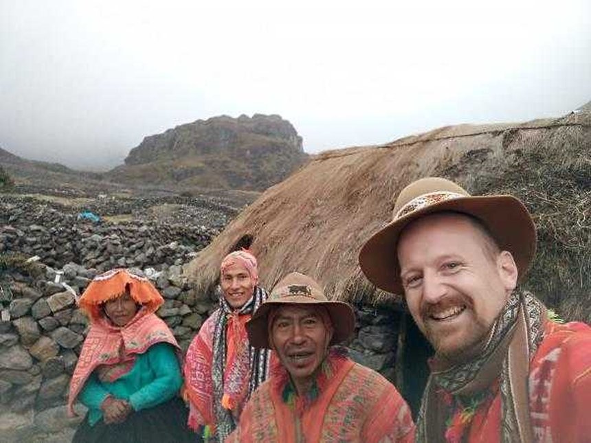 lares trek tours